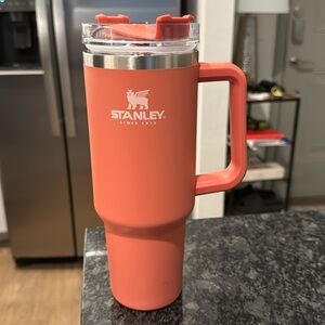 stanley lightly used - no scratches or dings